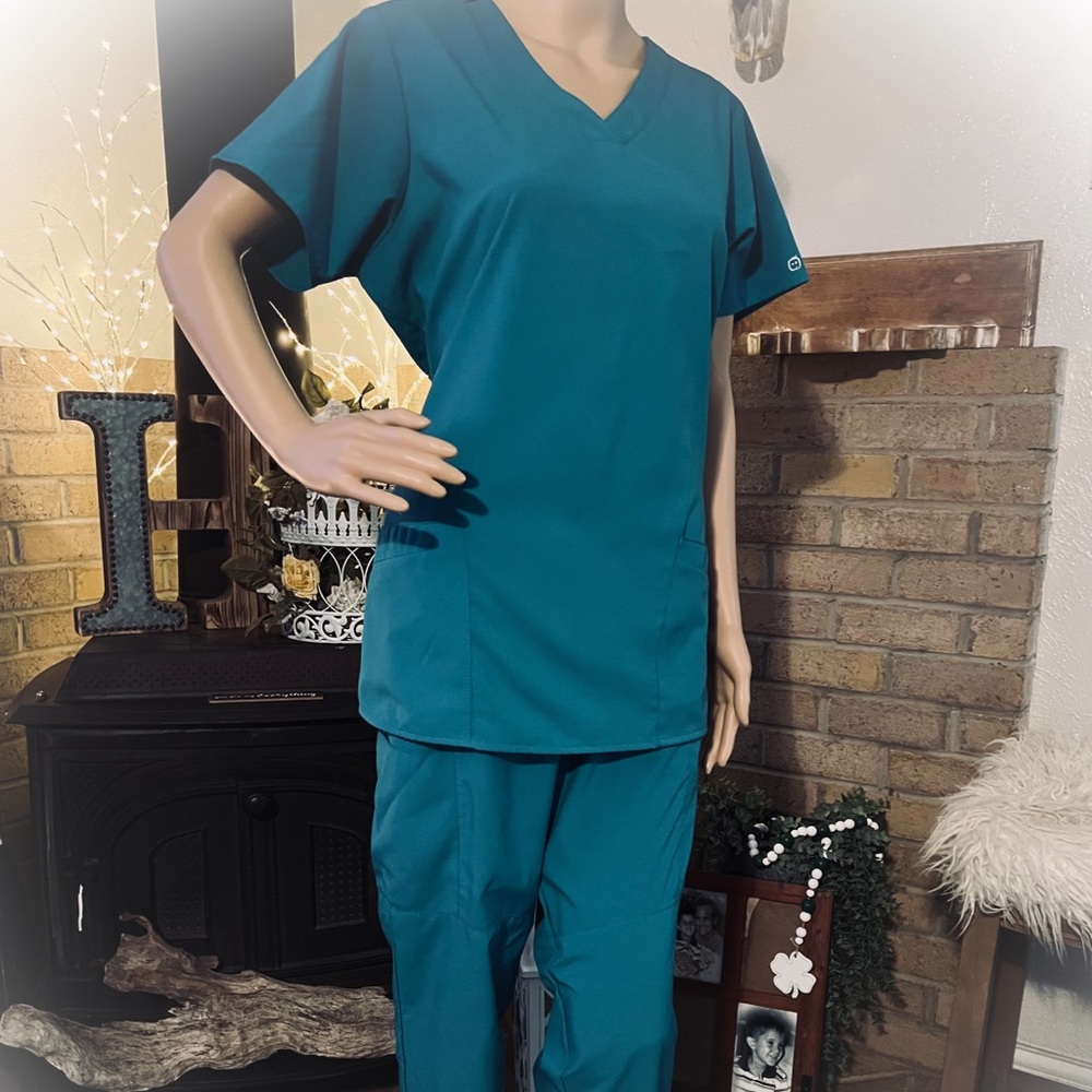 Wonderwink 123 Scrub Set